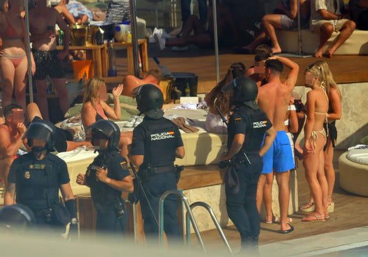 MASSIVE POLICE RAID AT OCEAN CLUB ON SPAIN'S COSTA DEL SOL