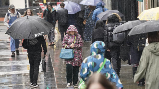 UK TO BE HIT BY THUNDERSTORMS WITH AN INCH OF RAIN