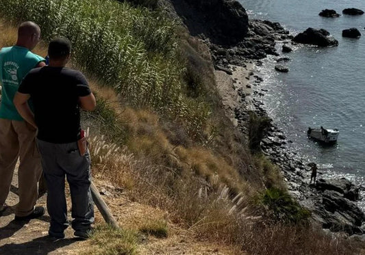 Car goes over cliff in Spain's Benalmadena